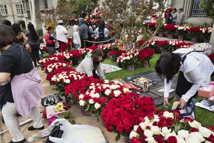Fans honran a Michael Jackson a 10 años de su muerte