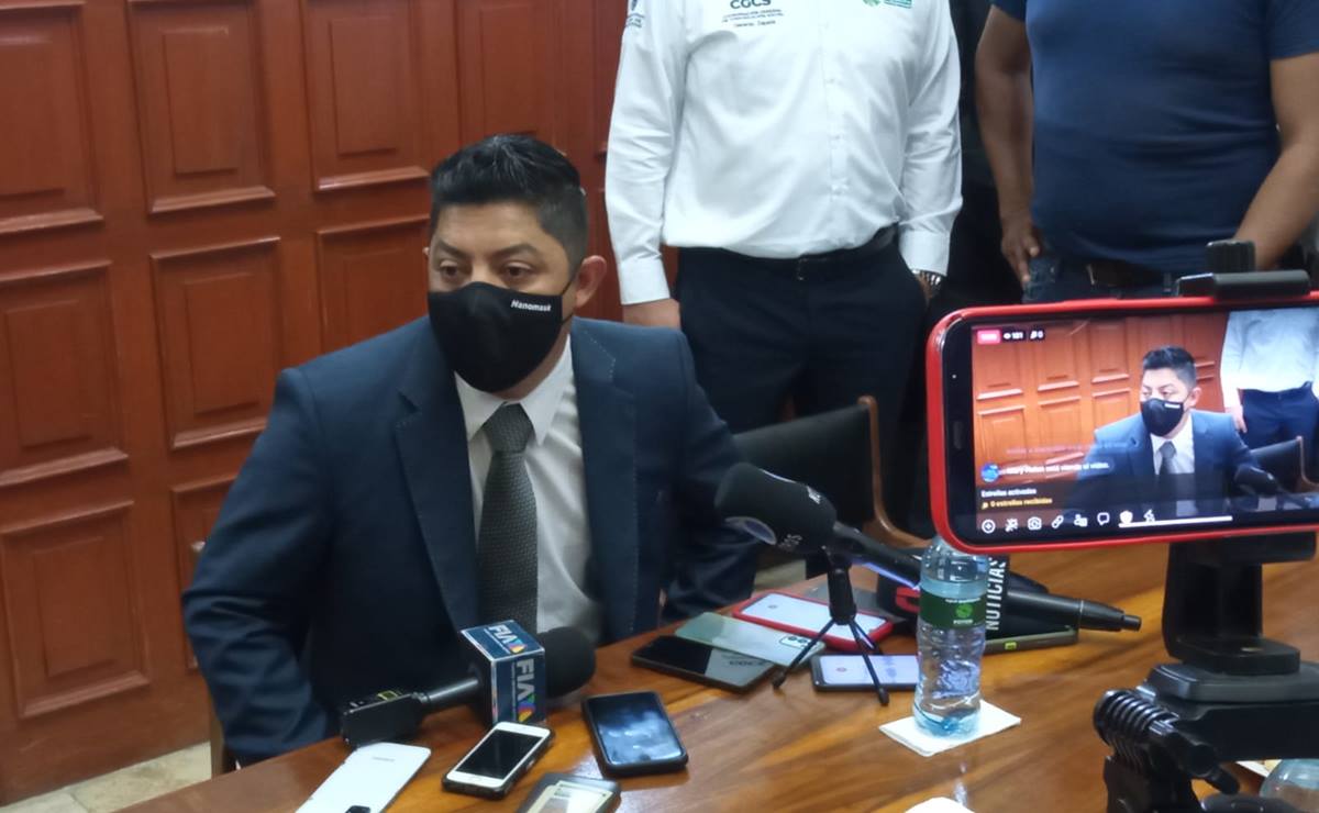 Confirma Ricardo Gallardo que Uber también podrá recoger pasajeros en la Fenapo