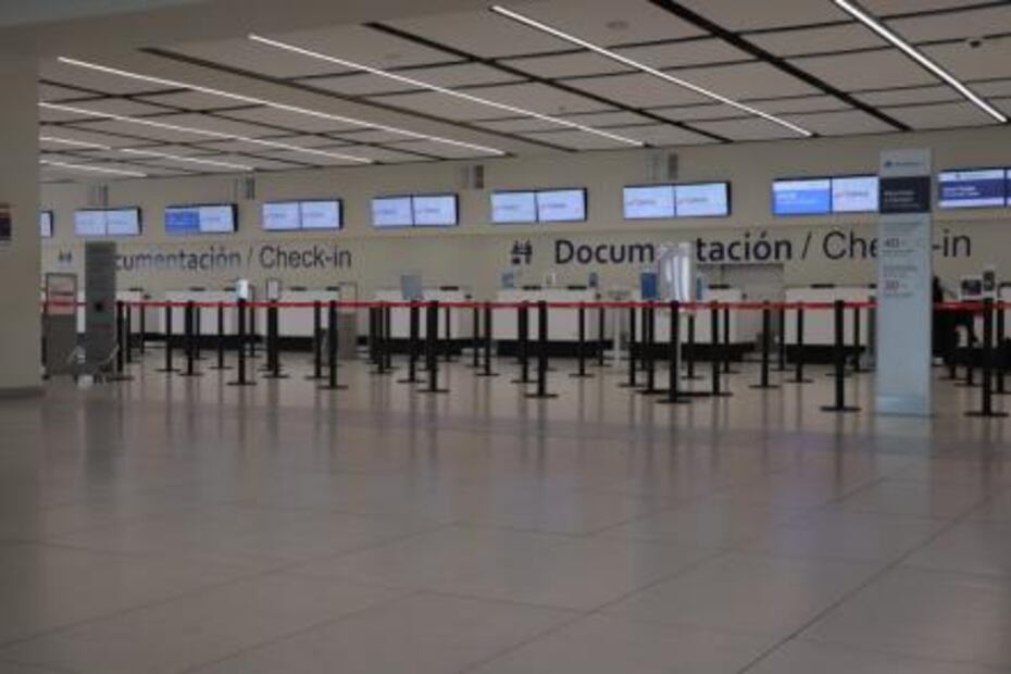 Cae 96% flujo de pasajeros en aeropuerto potosino durante mayo 