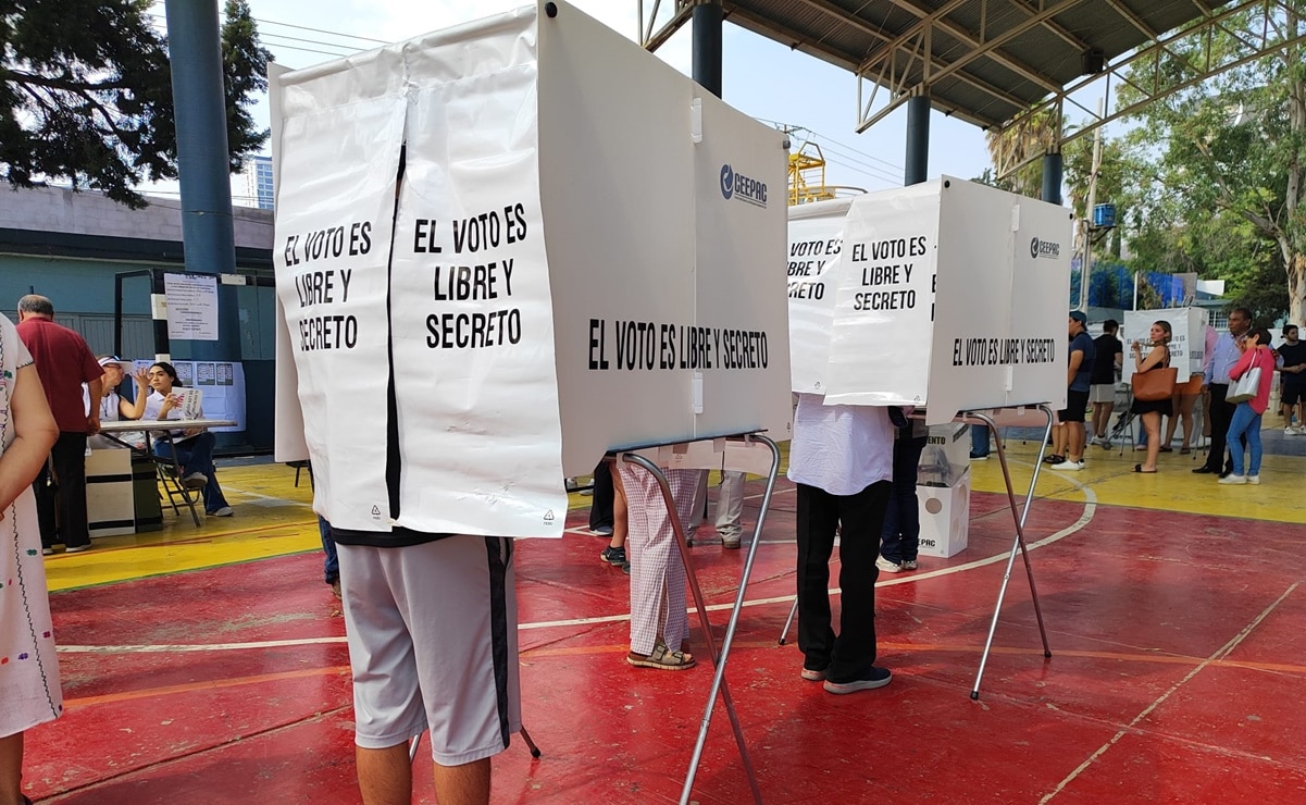 Elecciones avanzan con retraso de instalación de casillas en SLP. Fotos: Regina Arellano