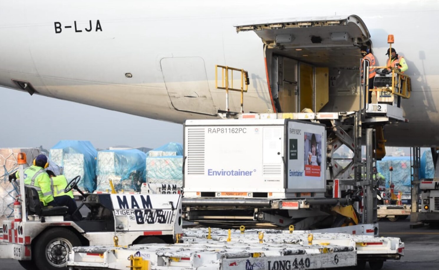 Llegan a México un millón de vacunas antiCovid de Sinovac