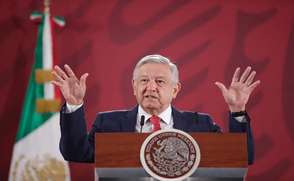 AMLO presume disminución de la deuda