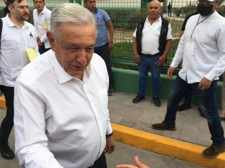 Anuncia AMLO contratación de médicos jubilados en SLP como parte del plan IMSS-Bienestar