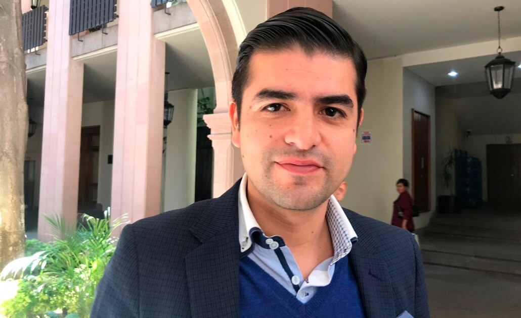 Posible reducir el sueldo a diputados locales