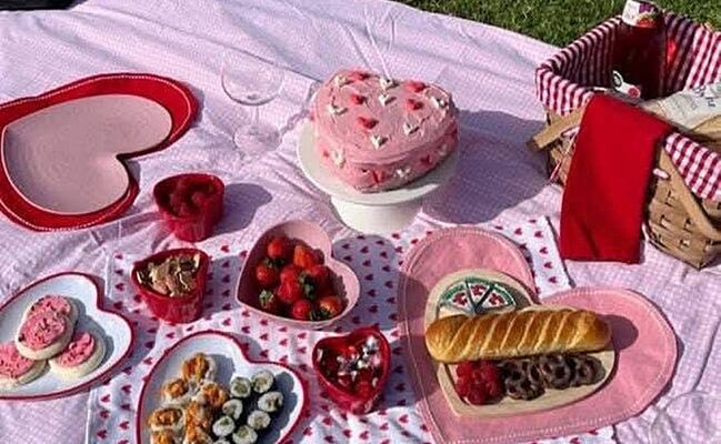 Libros, experiencias y detalles personalizados: los regalos que triunfan este San Valentín