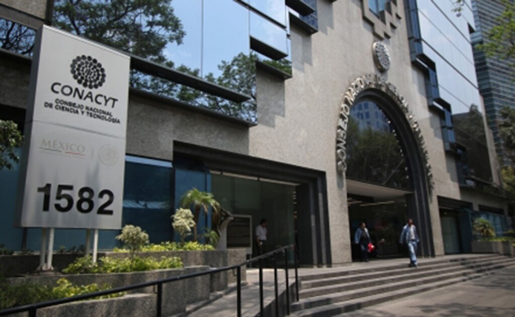 Derrocha Conacyt 15 mdp en menú gourmet