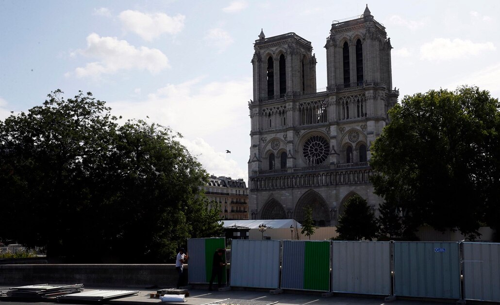 Notre Dame, seis meses después: atrapada por el plomo y la burocracia