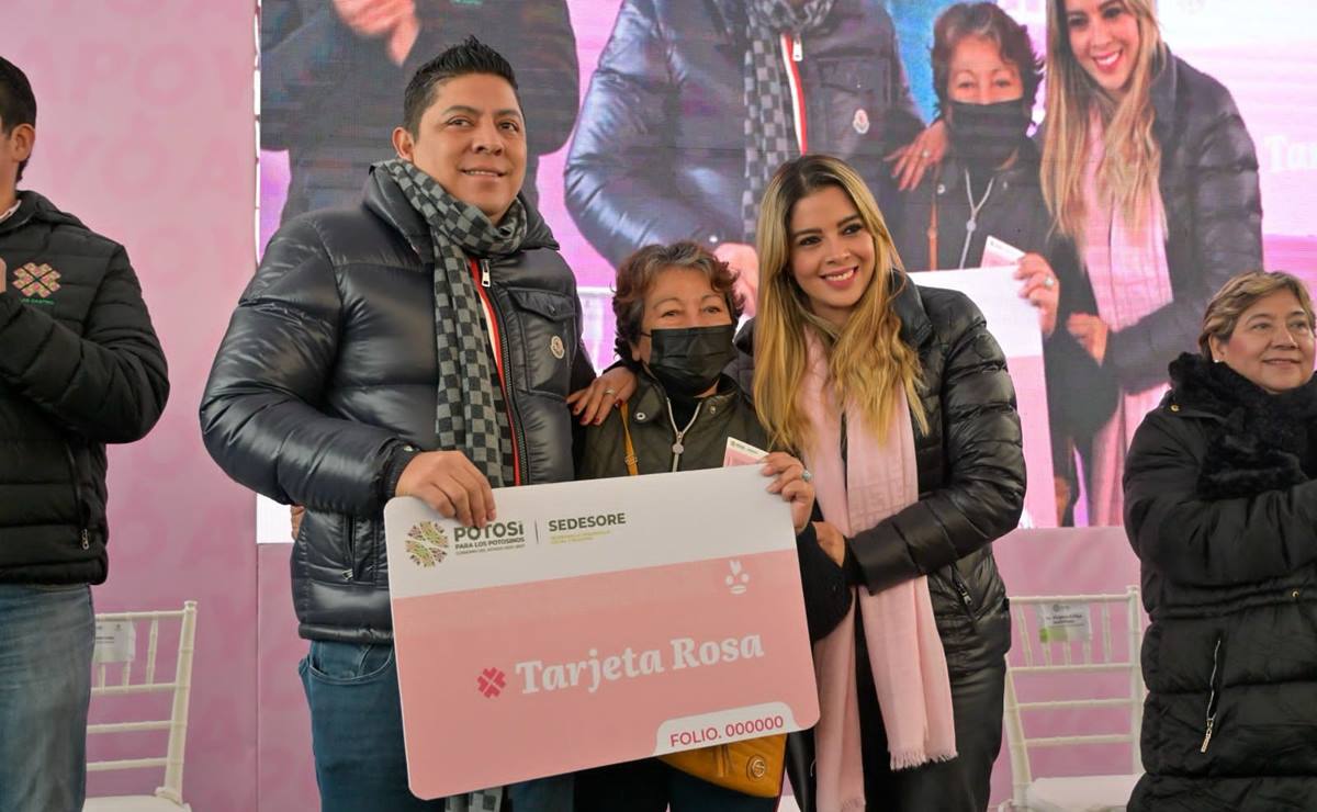 Ricardo Gallardo inaugura nueva Clínica Rosa en la capital de SLP