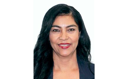 ¿Quién es Martina Cázares, la diputada que trastabilló en informe?