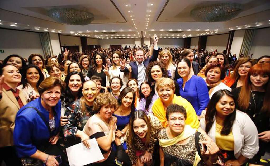 Ricardo Anaya asistió a un evento con mujeres de la coalición Por México al Frente (Foto: tomada de Twitter @RicardoAnayaC)