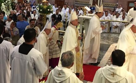 Despiden jerarcas católicos a Arturo Szymanski en SLP