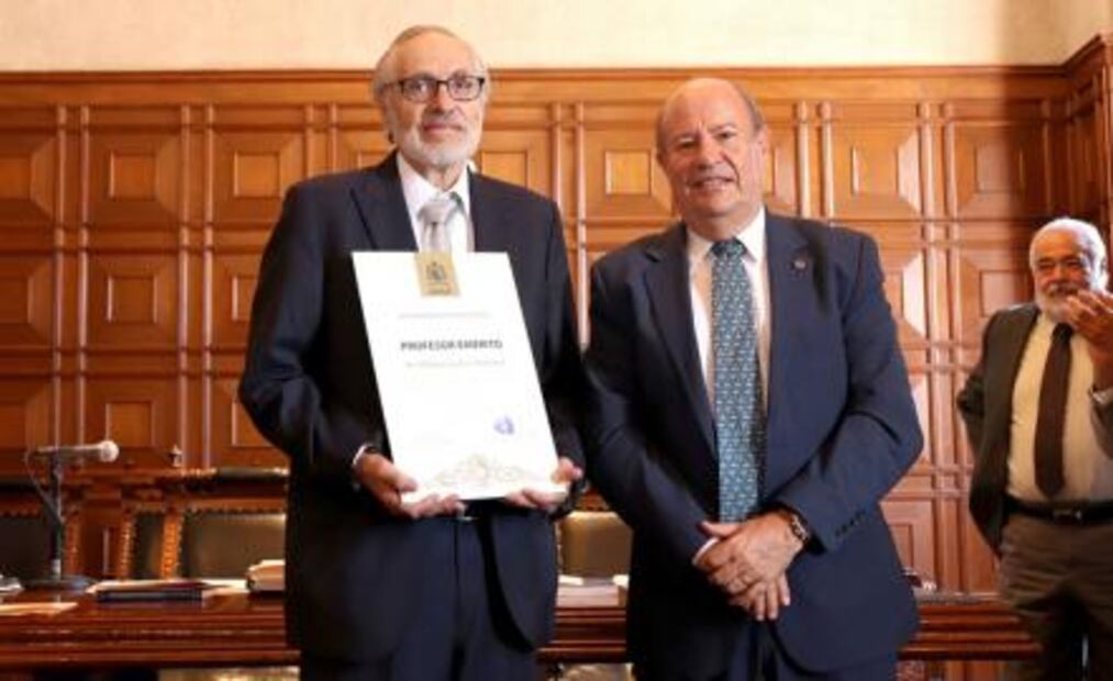 Otorga UASLP distintivo de “Profesor Emérito” a dos docentes