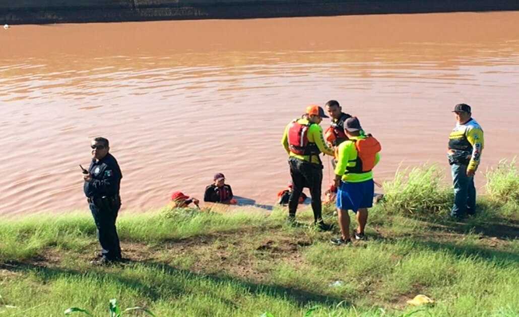 Rescatan cuerpo de mujer que fue "tragada" por coladera en Culiacán, Sinaloa