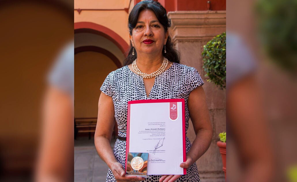 Ceneval reconoce a catedrática de UASLP