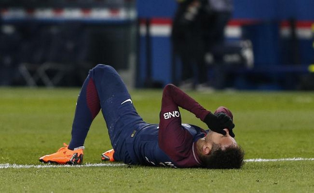 Así quedó el tobillo de Neymar tras su lesión