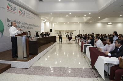 Gobernador potosino llama a alcaldes a uso eficiente de recursos públicos