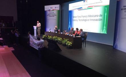 Investigadores del IPICYT se manifiestan en foro