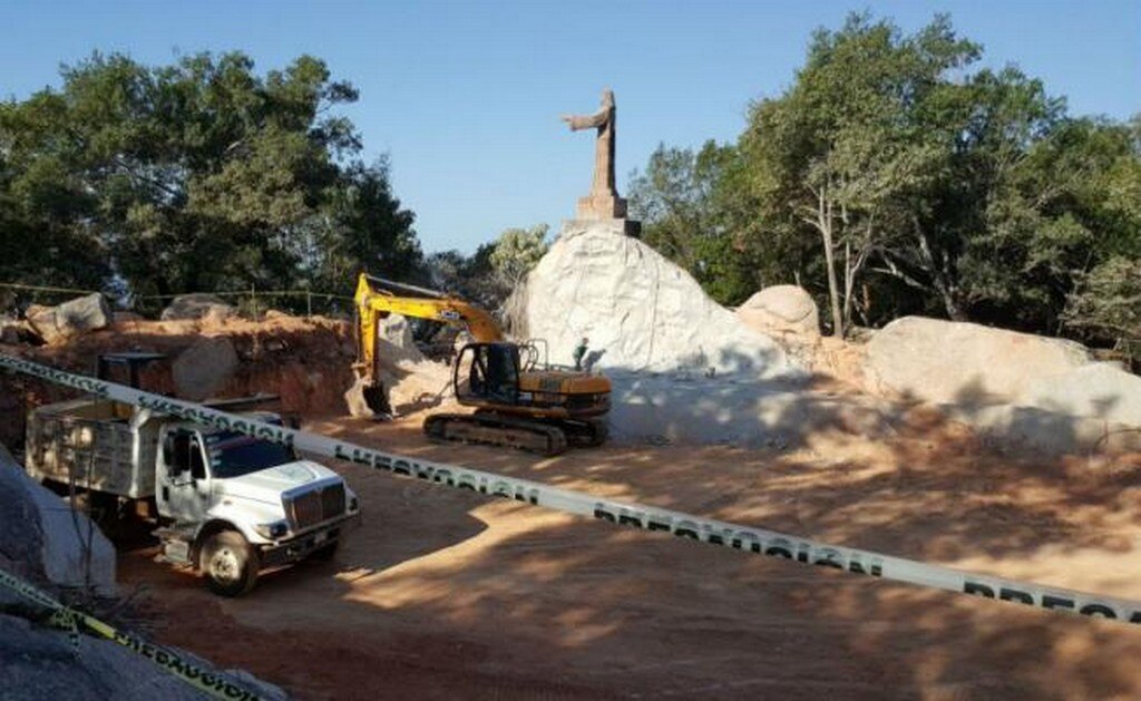 La Profepa procedió a imponer como medida de seguridad, la clausura total temporal de las obras inspeccionadas. FOTO: @2818KM