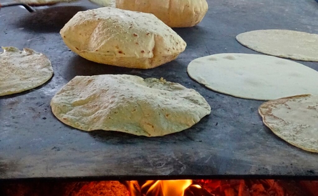 ¿Qué pasa si frotas tortilla quemada en los dientes?