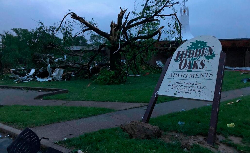 Tornado azota Missouri, EU; hay 3 muertos
