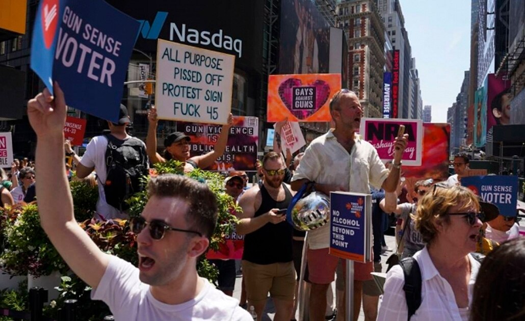 Ruido de motocicletas causa pánico en Times Square; lo confunden con tiroteo