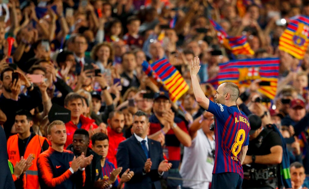 Andrés Iniesta se despide en victoria del Barcelona