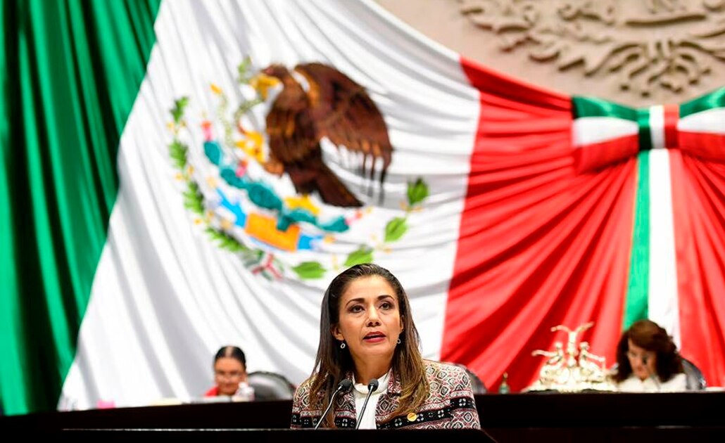 Consulta sobre nuevo aeropuerto es perversa y demagógica: Josefina Salazar