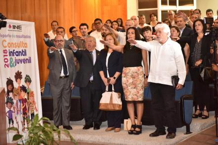 SLP recibe resultados de la Consulta Infantil y Juvenil 2018, del INE.