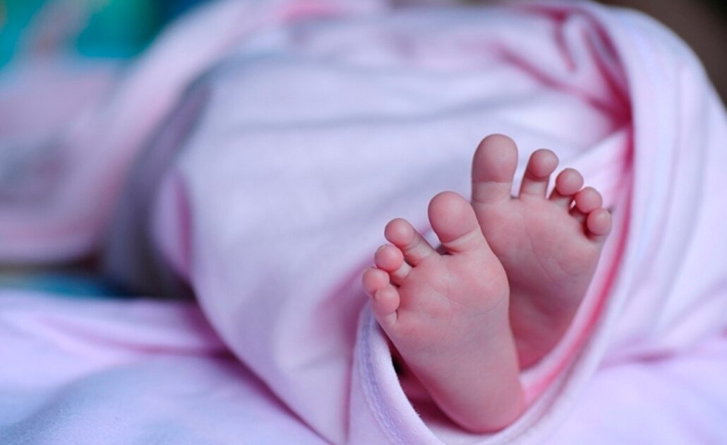 Mujer entierra vivo a su bebé; intentó abortar