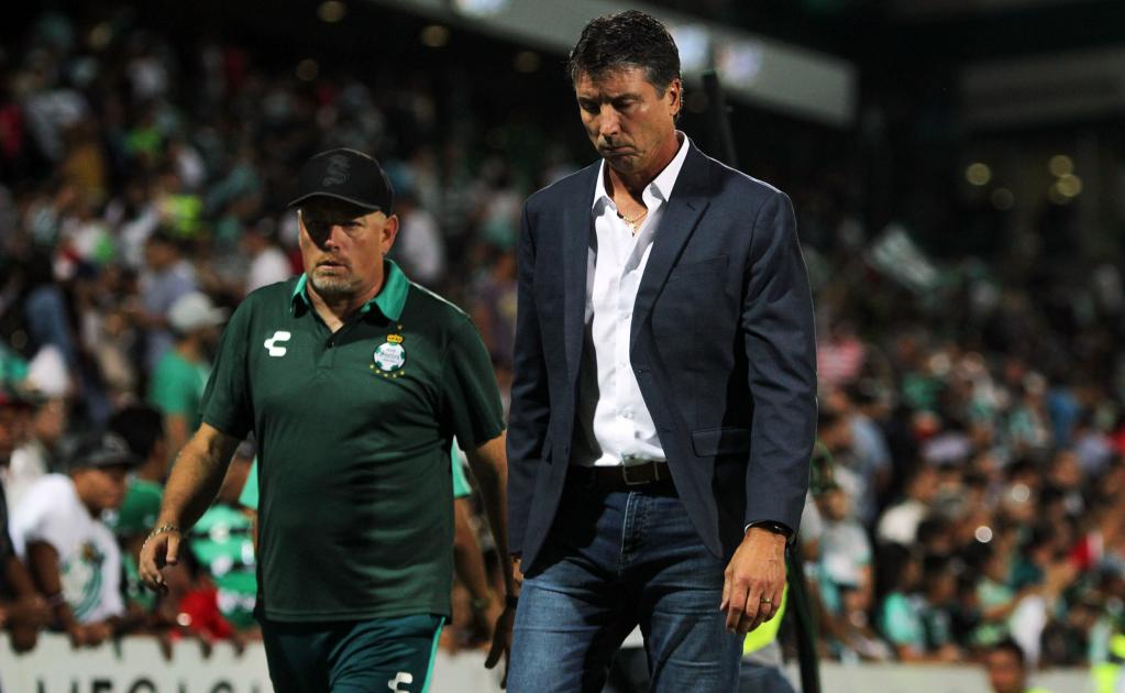 Robert Dante Siboldi deja de ser el técnico de Santos Laguna