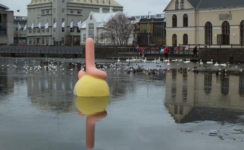 Confunden escultura en Islandia con un miembro masculino