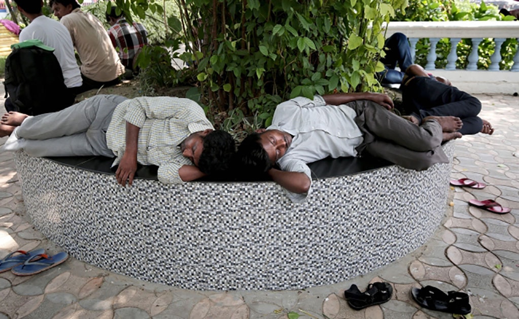 Fallecen 4 pasajeros en tren de la India por ola de calor