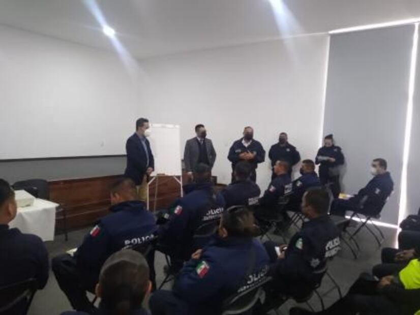 Capacitan a policías municipales de Soledad en materia de derechos humanos