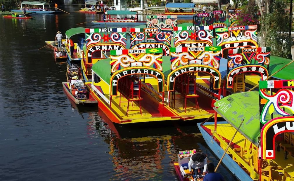La experiencia de Día de Muertos en el lago de Xochimilco durará varias horas. Foto: Freepik