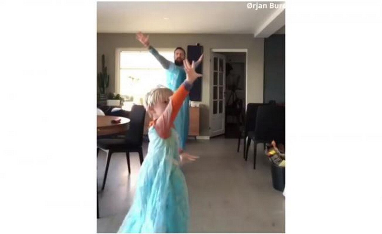 Orjan Buroe baila con su hijo "Libre soy". FOTO: Especial