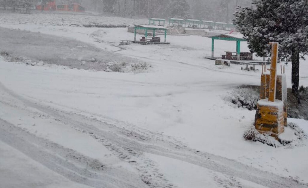 Nevado de Toluca se pinta de blanco por primera nevada del año