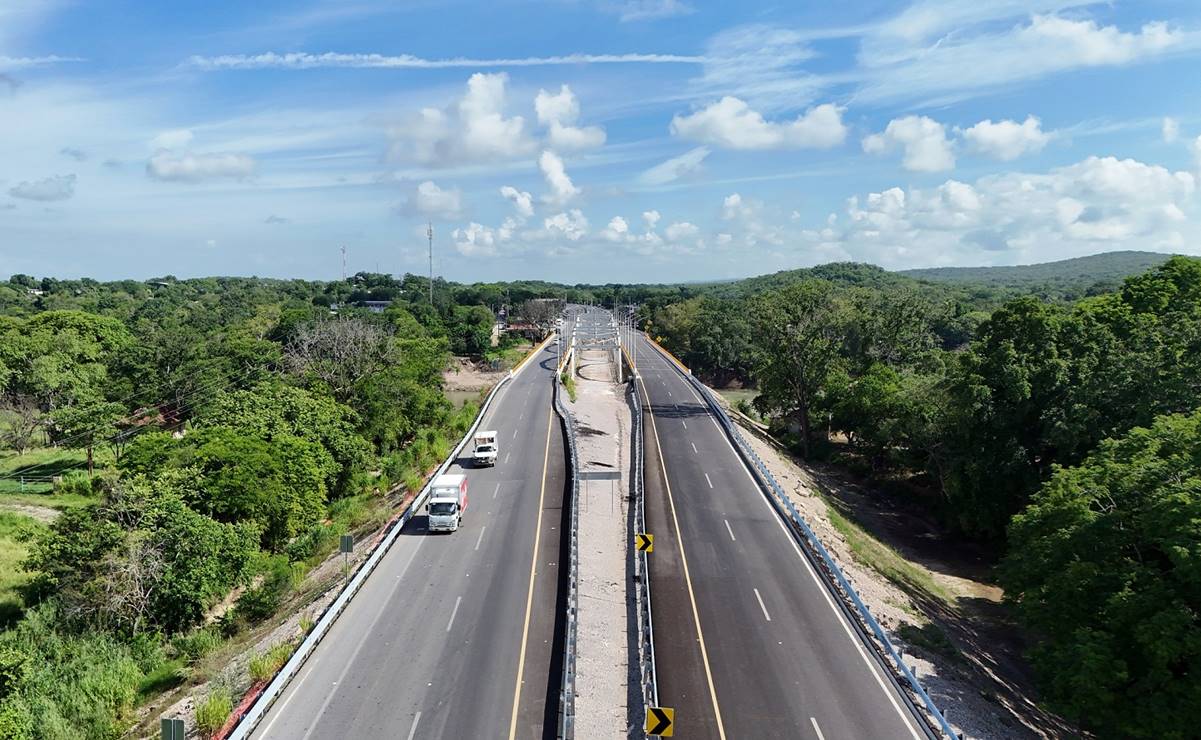 Falta de pasos peatonales, entre algunas de las problemáticas señaladas en la carretera Valles-Tamazunchale, en SLP. Foto: Especial