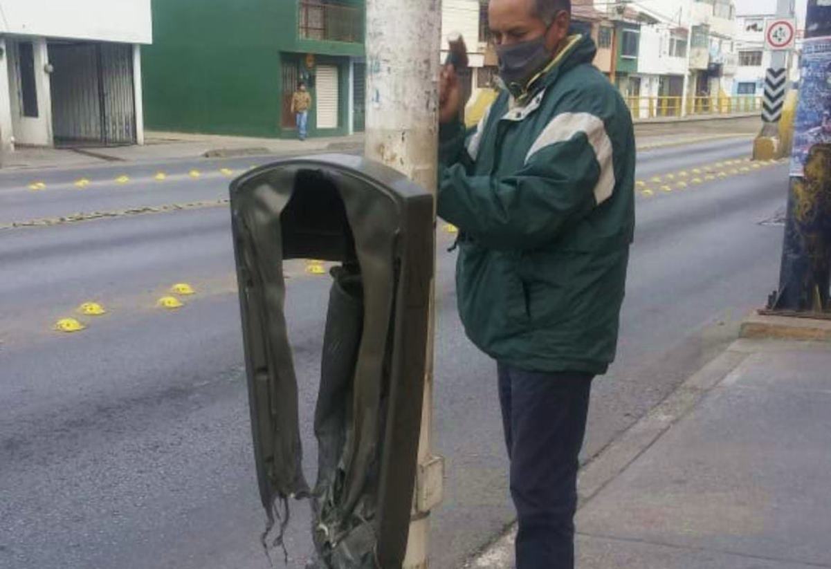 Destruyen con pirotecnia 12 contenedores en capital de SLP; invertirán 27 mil pesos para reponerlos 