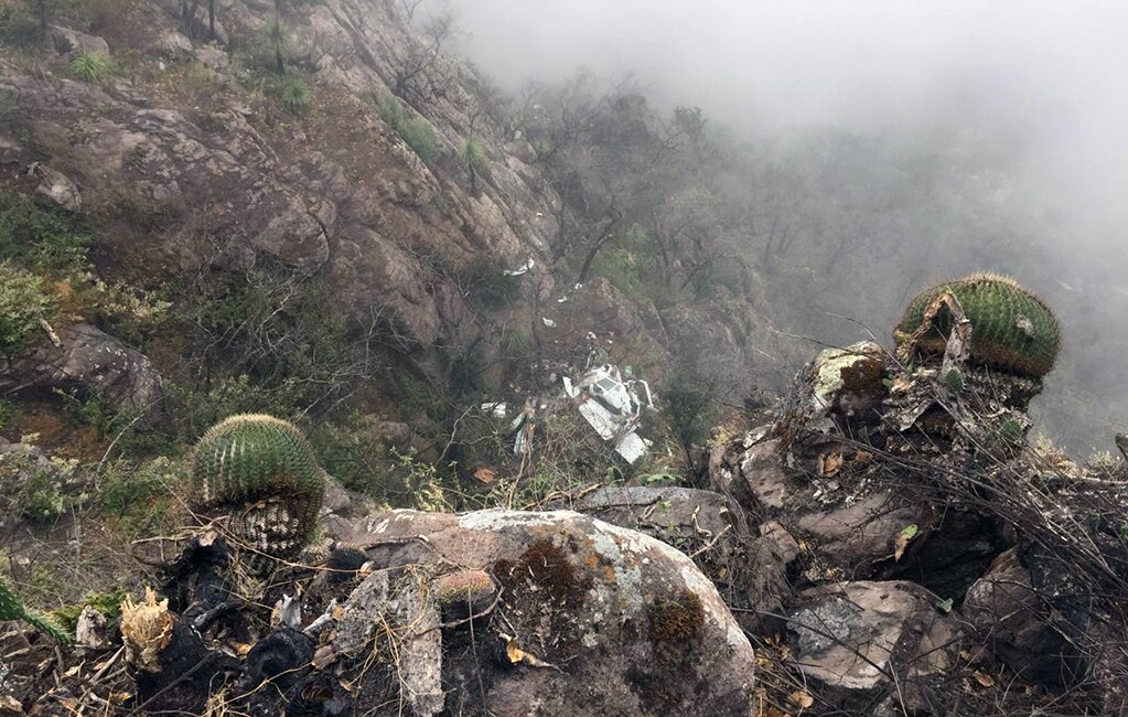 Se desploma aeronave en sierra de La Alameda
