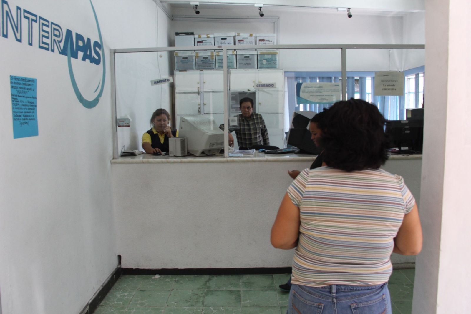 Quejas por falta de agua y cobros excesivos ahogan a INTERAPAS