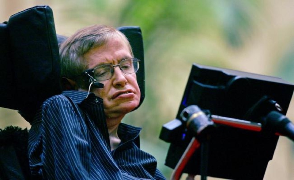 Stephen Hawking completó un método para detectar universos paralelos, antes de morir