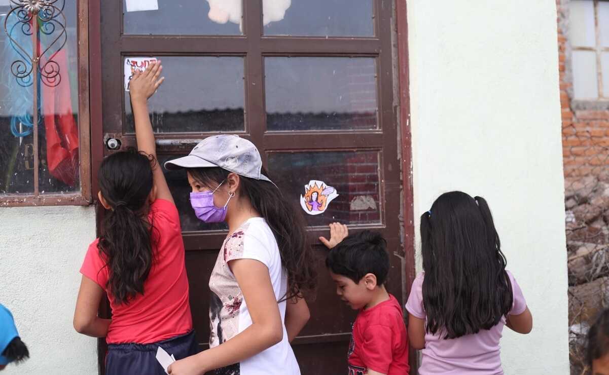Con carteles y stickers, niñas y niños de El Portezuelo se unieron a movilización del 8M