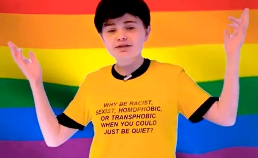 YouTube cierra cuenta de niña por promover discursos de odio