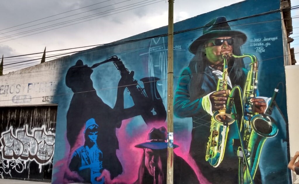 Pintor explica significado del mural hecho en homenaje a “Sax” en Soledad, SLP