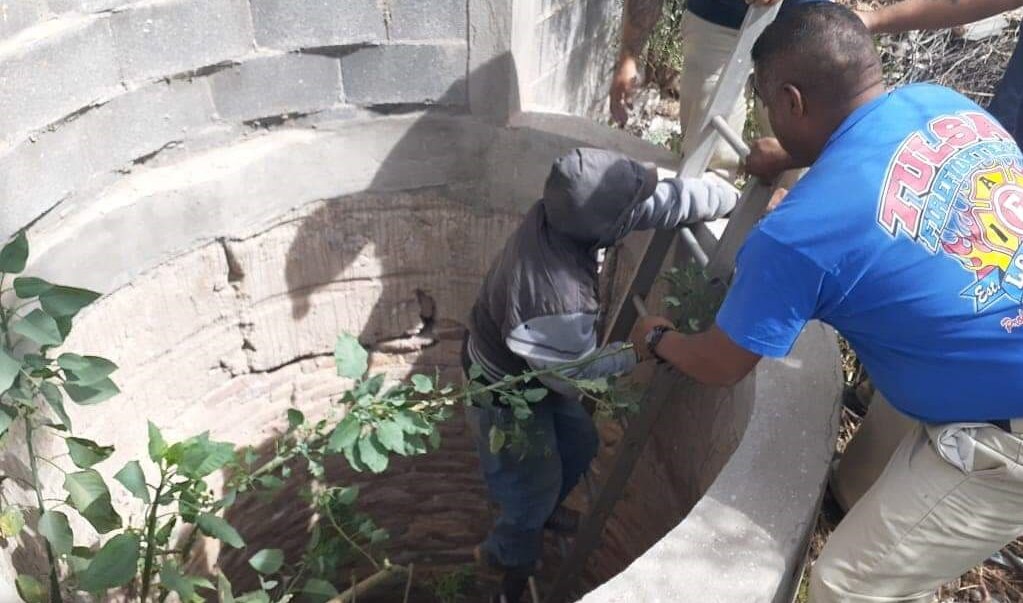 Bomberos de Soledad de Graciano Sánchez rescatan a hombre de pozo