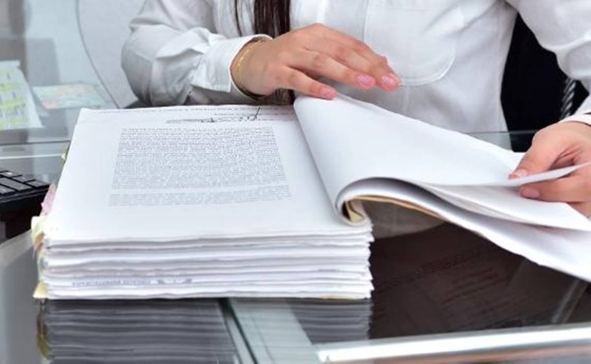 Vinculan a proceso a exfuncionario de la Oficialía Mayor de SLP por robo y cobro de cheques de la dependencia