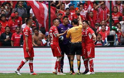 Talavera, suspendido dos partidos por insultos a César Ramos