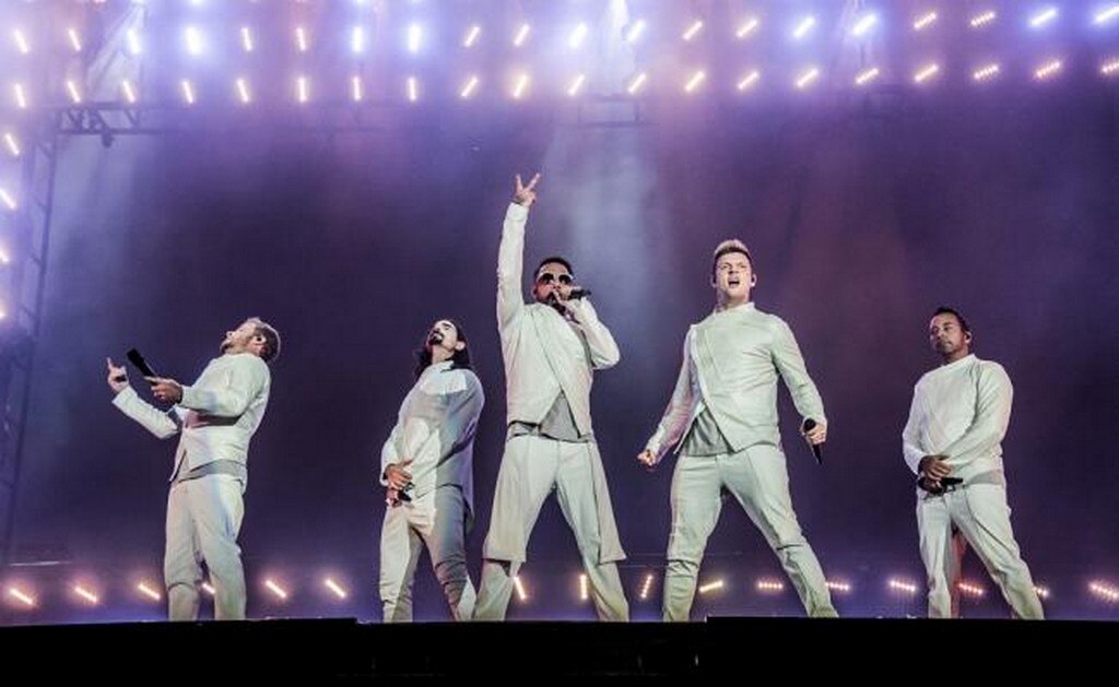 Los Backstreet Boys se disfrazan de las Spice Girls