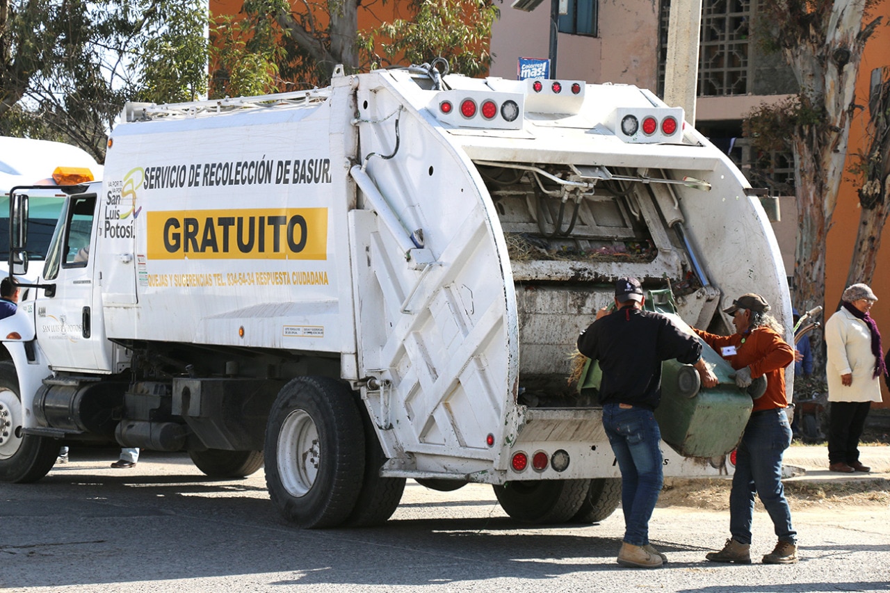 Rutas de recolección de basura trabaja normal en días santos