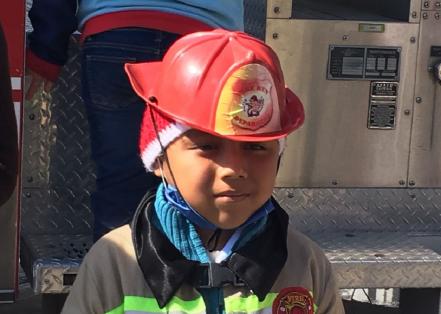 Nombran Bombero por un día a Cristofer